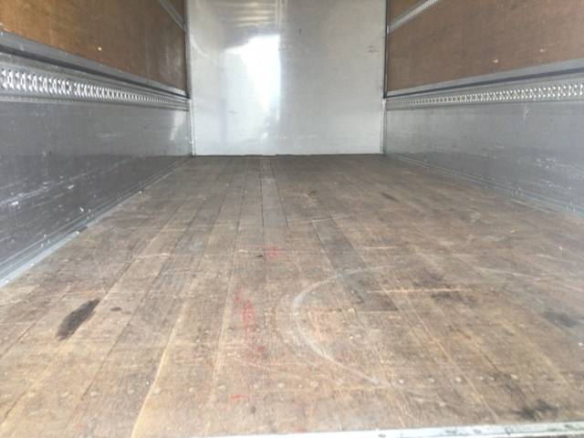 いすゞフォワードアルミウイング中型（4t）[写真11]