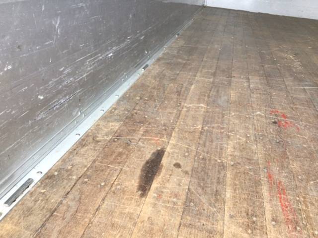 いすゞフォワードアルミウイング中型（4t）[写真12]