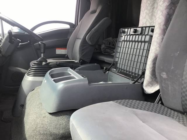 いすゞフォワードアルミウイング中型（4t）[写真30]