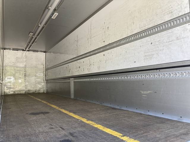 三菱ふそうスーパーグレートアルミウイング大型（10t）[写真14]