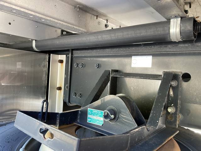 三菱ふそうスーパーグレートアルミウイング大型（10t）[写真23]