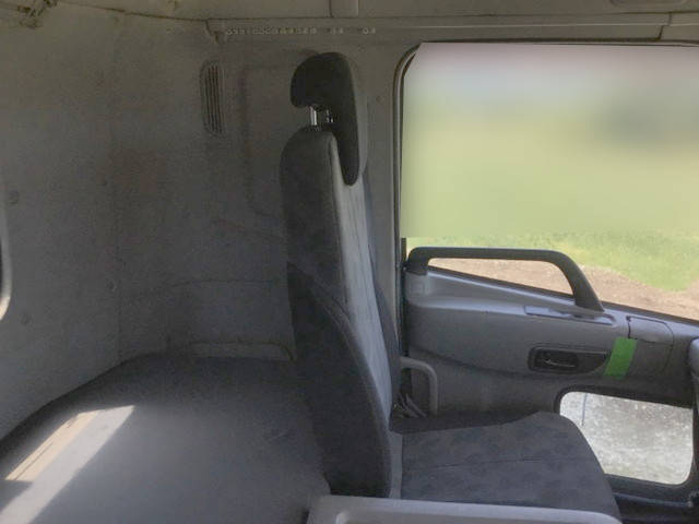 UDトラックスクオンセルフクレーン4段大型（10t）[写真23]