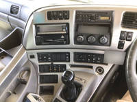 UDトラックスクオンセルフクレーン4段大型（10t）[写真26]