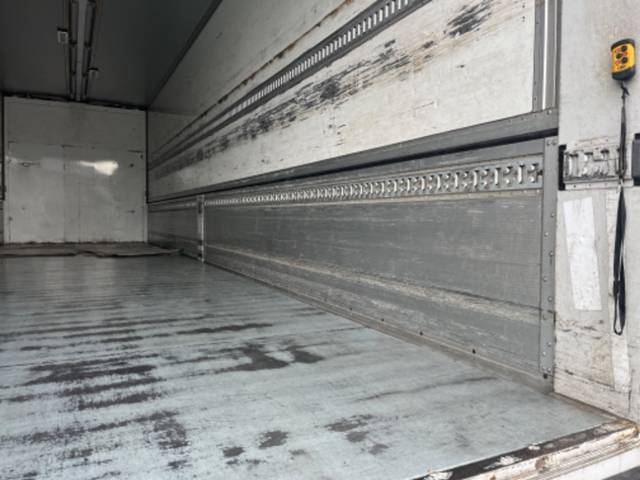 三菱ふそうスーパーグレートパネルウイング大型（10t）[写真13]