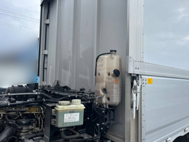 三菱ふそうスーパーグレートパネルウイング大型（10t）[写真19]