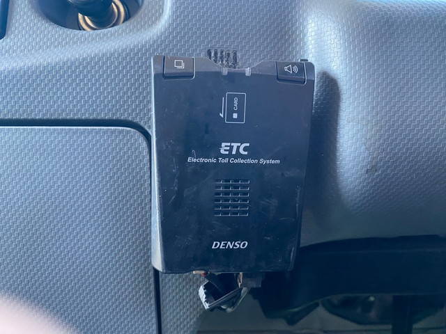 いすゞフォワードアルミウイング中型（4t）[写真17]