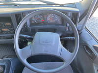 いすゞフォワードアルミウイング中型（4t）[写真19]