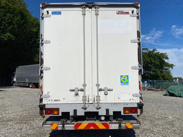 いすゞフォワードアルミウイング中型（4t）[写真02]