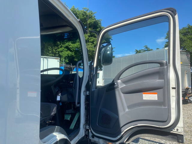 いすゞフォワードアルミウイング中型（4t）[写真23]