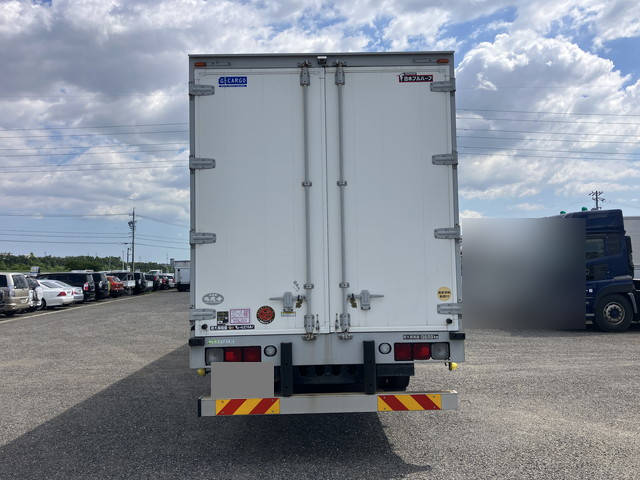 いすゞギガアルミウイング大型（10t）[写真20]