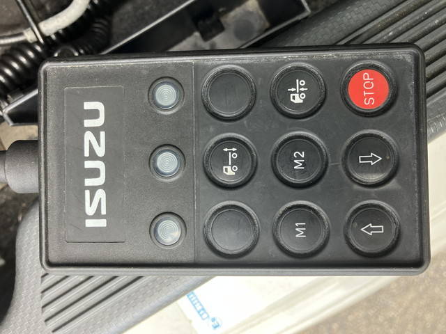 いすゞギガアルミウイング大型（10t）[写真28]