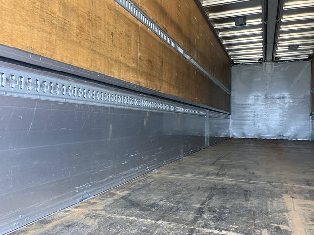 いすゞギガアルミウイング大型（10t）[写真36]