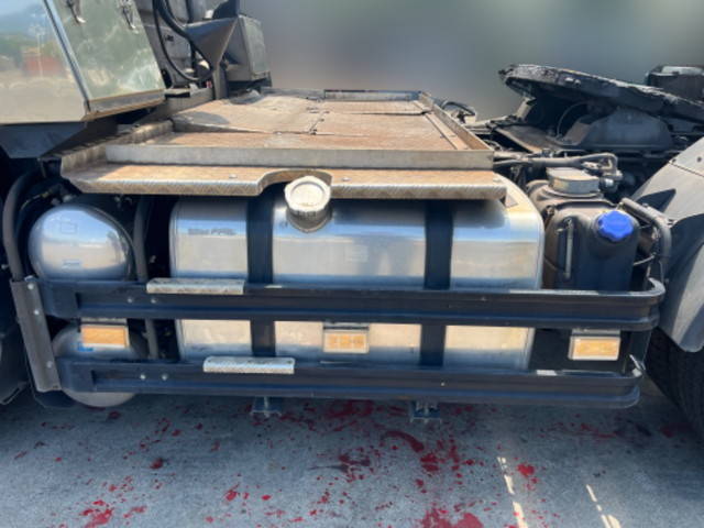 いすゞギガトレーラーヘッド（トラクターヘッド）大型（10t）[写真11]