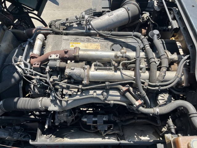 いすゞギガトレーラーヘッド（トラクターヘッド）大型（10t）[写真18]