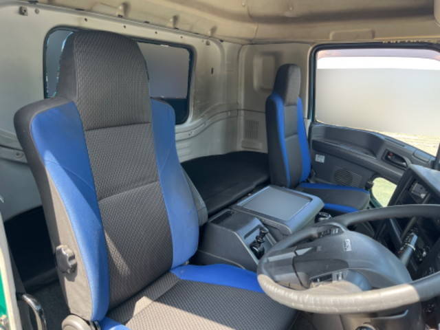 いすゞギガトレーラーヘッド（トラクターヘッド）大型（10t）[写真26]