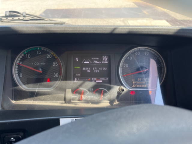 いすゞギガトレーラーヘッド（トラクターヘッド）大型（10t）[写真28]