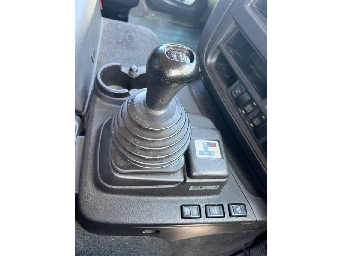 いすゞギガトレーラーヘッド（トラクターヘッド）大型（10t）[写真30]