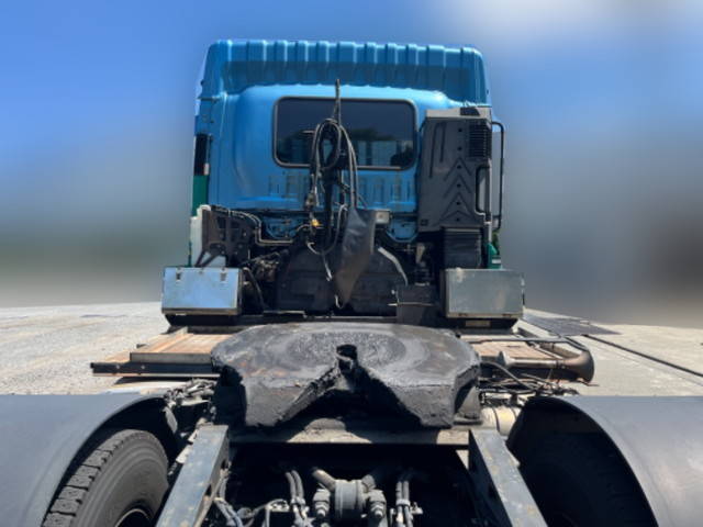 いすゞギガトレーラーヘッド（トラクターヘッド）大型（10t）[写真08]