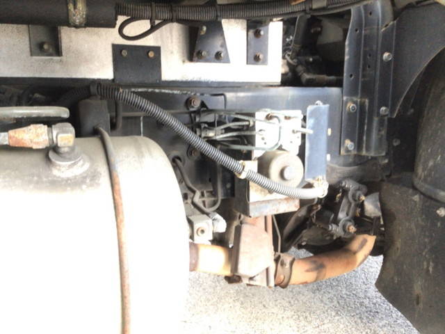 三菱ふそうファイターアルミウイング中型（4t）[写真13]