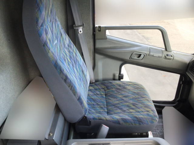 三菱ふそうファイターアルミウイング中型（4t）[写真26]