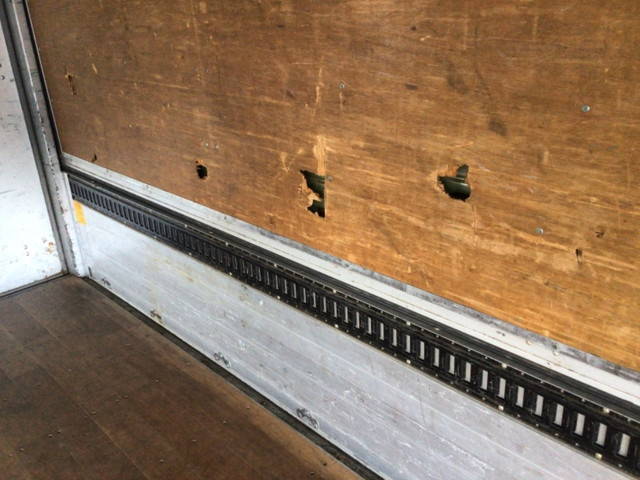 三菱ふそうファイターアルミウイング中型（4t）[写真06]