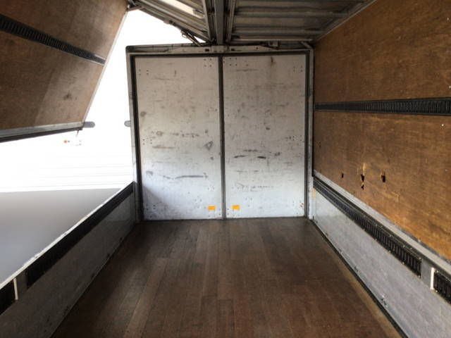 三菱ふそうファイターアルミウイング中型（4t）[写真07]