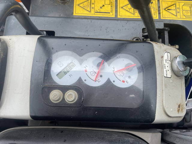 コマツミニユンボ（ミニバックホー）[写真17]