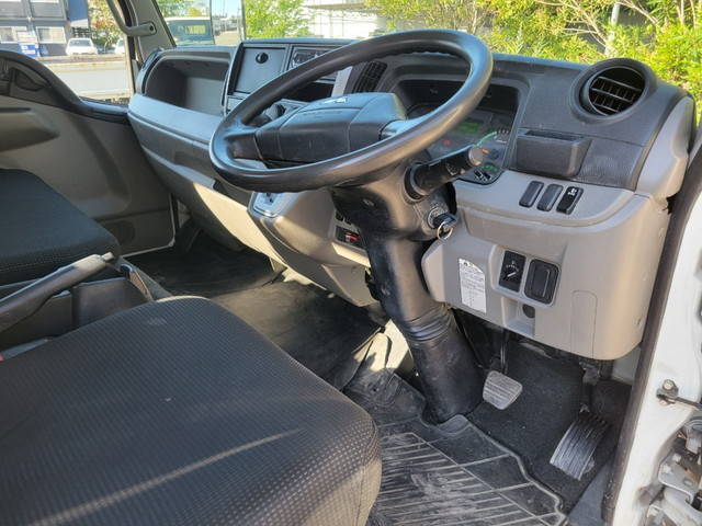 三菱ふそうキャンタークレーン4段小型（2t・3t）[写真34]