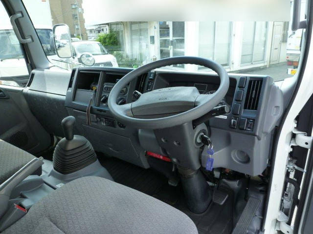 いすゞエルフ平ボディ小型（2t・3t）[写真11]