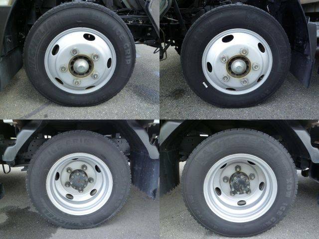 いすゞエルフ平ボディ小型（2t・3t）[写真22]