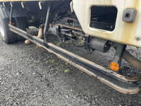 UDトラックスコンドル平ボディ中型（4t）[写真14]