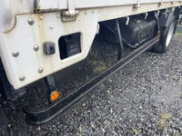 UDトラックスコンドル平ボディ中型（4t）[写真15]