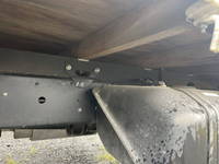 UDトラックスコンドル平ボディ中型（4t）[写真17]