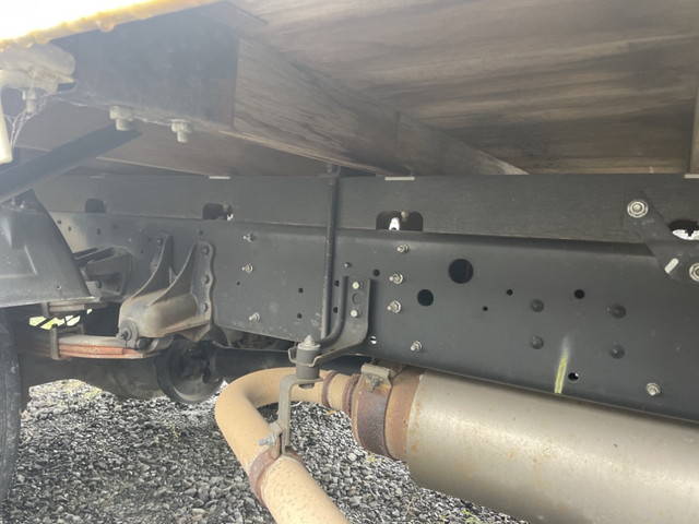 UDトラックスコンドル平ボディ中型（4t）[写真18]