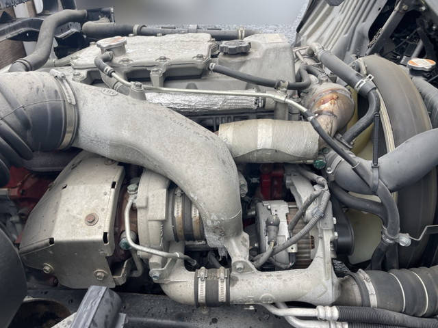 UDトラックスコンドル平ボディ中型（4t）[写真22]