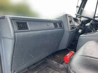 UDトラックスコンドル平ボディ中型（4t）[写真28]