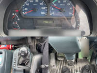 UDトラックスコンドル平ボディ中型（4t）[写真32]