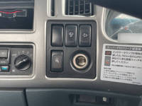 UDトラックスコンドル平ボディ中型（4t）[写真35]