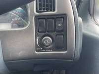 UDトラックスコンドル平ボディ中型（4t）[写真36]