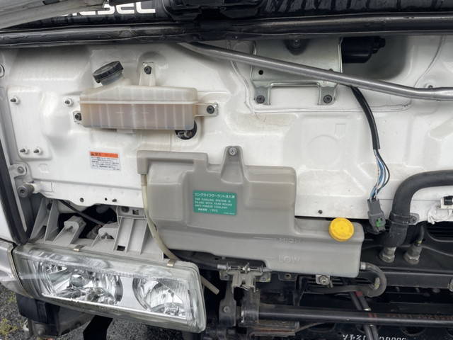 UDトラックスコンドル平ボディ中型（4t）[写真06]