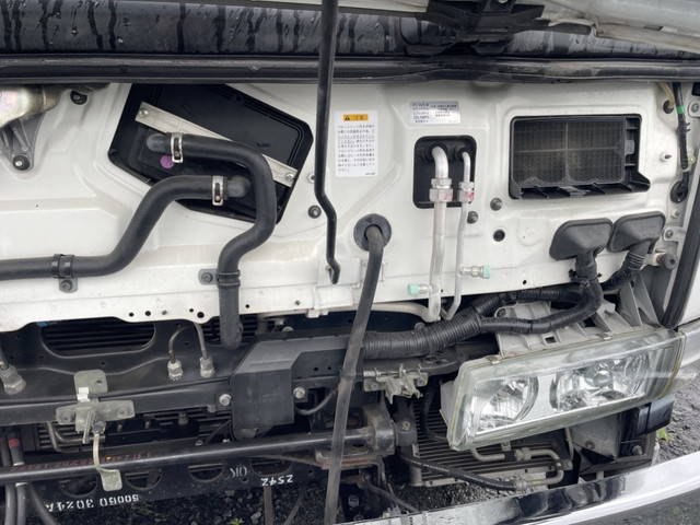 UDトラックスコンドル平ボディ中型（4t）[写真07]