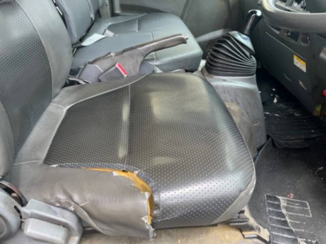 いすゞエルフアルミバン小型（2t・3t）[写真24]