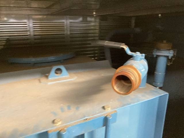 いすゞエルフ高圧洗浄車小型（2t・3t）[写真15]