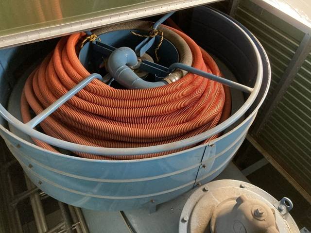 いすゞエルフ高圧洗浄車小型（2t・3t）[写真17]