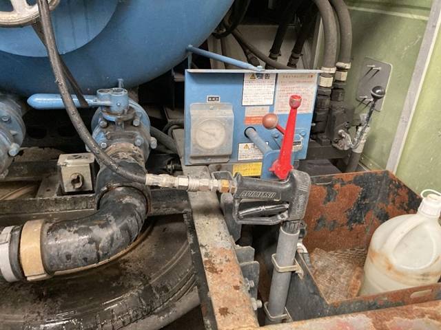 いすゞエルフ高圧洗浄車小型（2t・3t）[写真09]