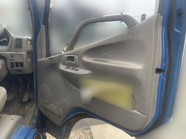 トヨタトヨエース平ボディ小型（2t・3t）[写真20]