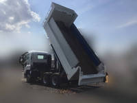 いすゞギガダンプ大型（10t）[写真10]