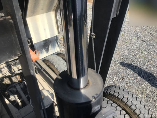 いすゞギガダンプ大型（10t）[写真19]