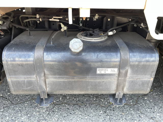 三菱ふそうキャンター平ボディ小型（2t・3t）[写真15]