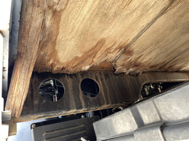 三菱ふそうキャンター平ボディ小型（2t・3t）[写真20]